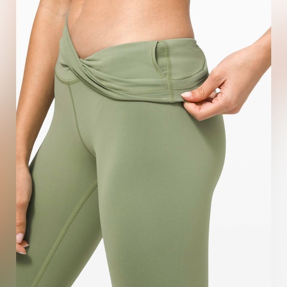 LULULEMON green pants NWOT. - Picture 2 of 7